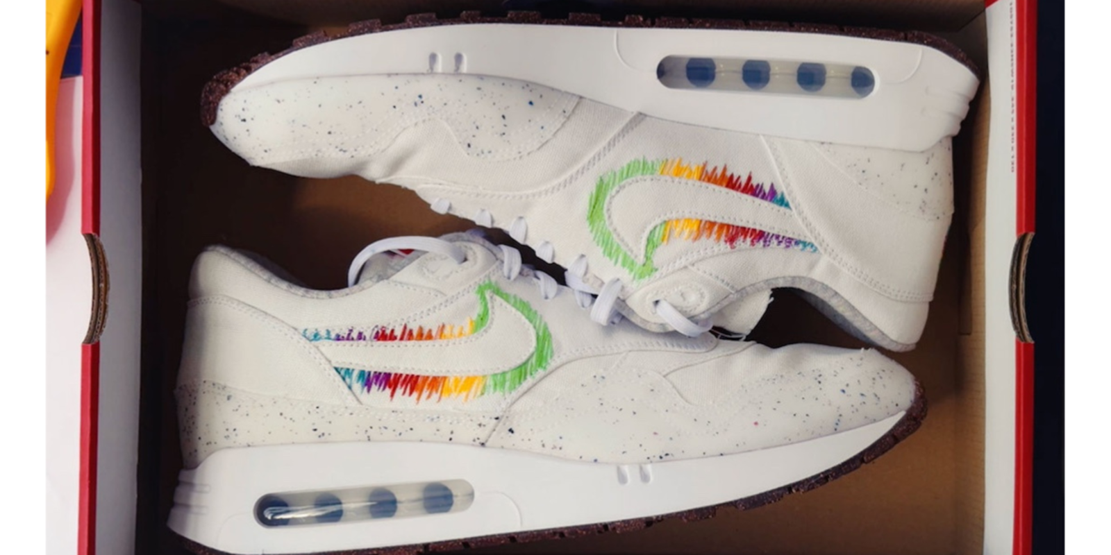 Edición especial zapatillas Nike Tim Cook en su caja